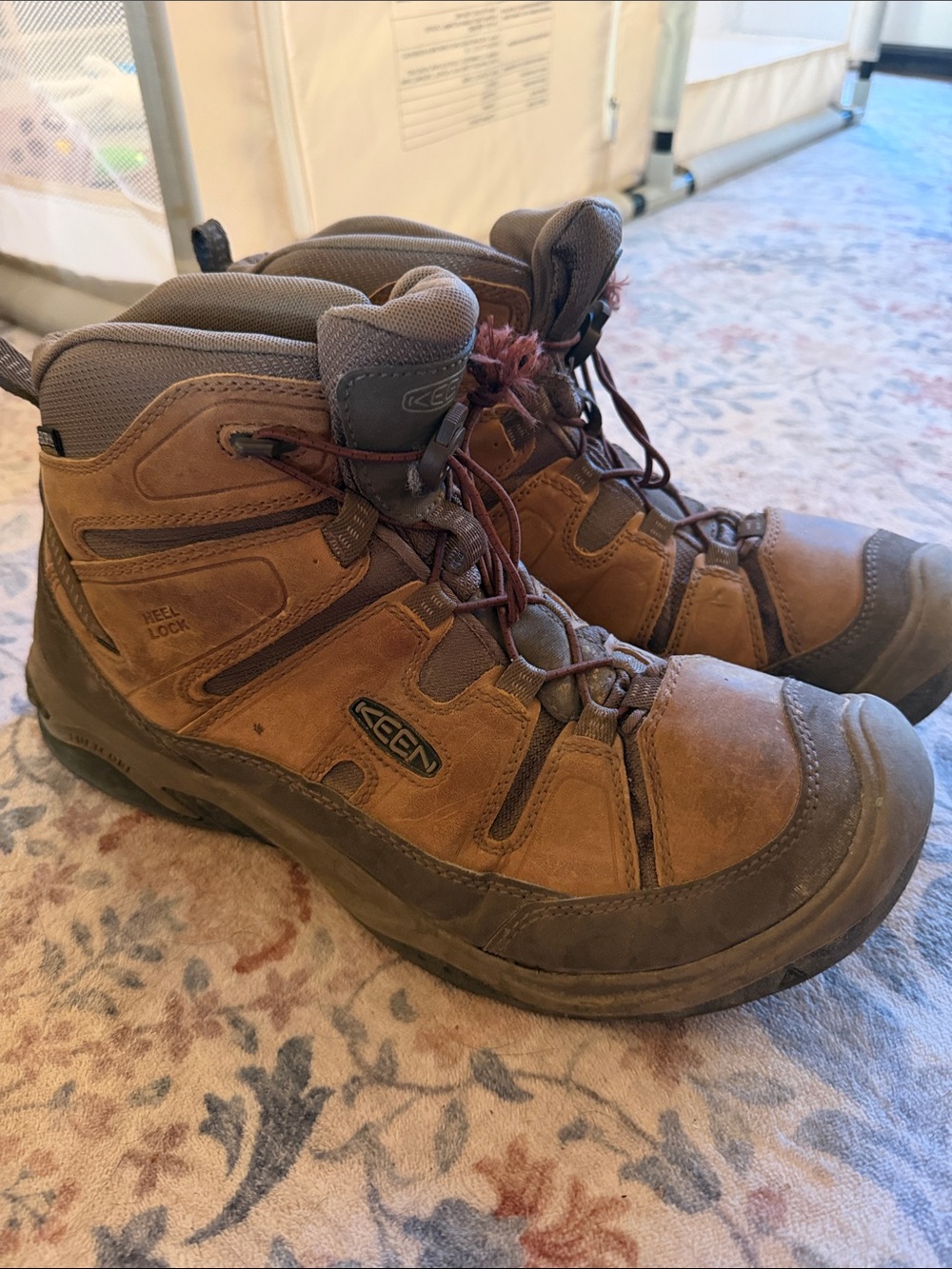 Keen Men's Tan/Brown Waterproof Hiking Boots